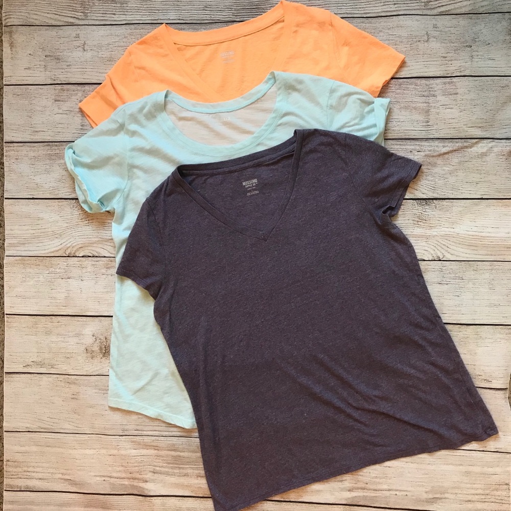 Lot of 3 women’s tees size Large